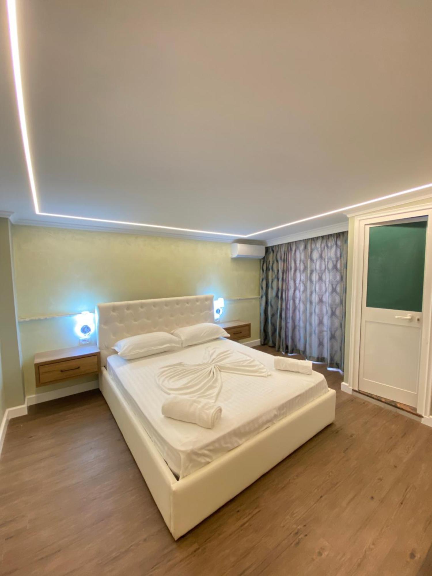 Bliss Boutique Hotel Durres Exterior photo